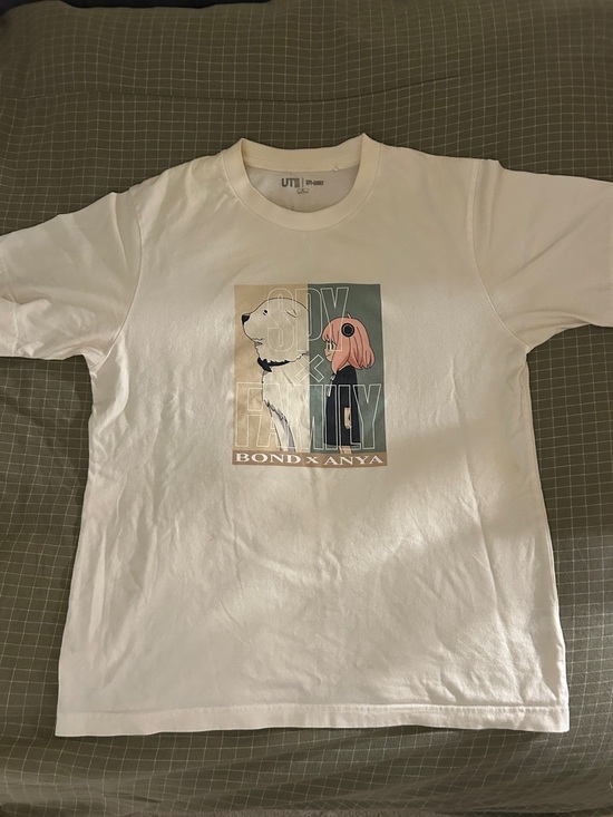Tops - Spy x Family T-Shirt, size medium